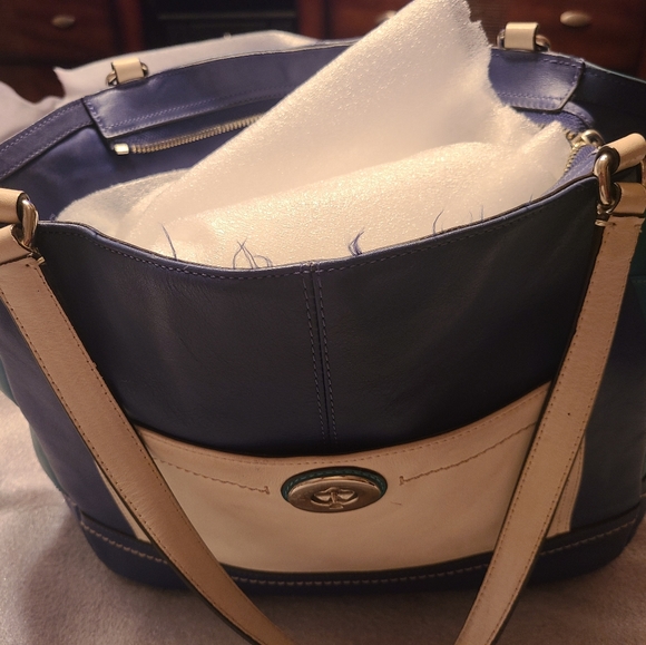 Coach purse - Picture 4 of 7